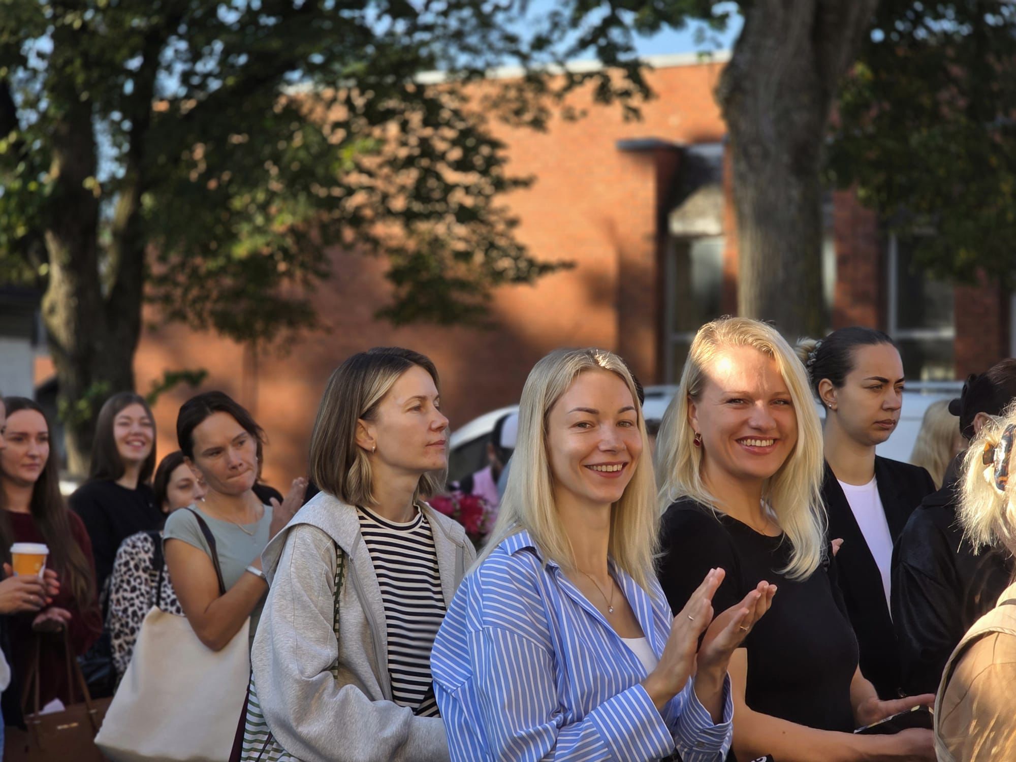 Smaidīgas studentes 1. studiju dienā LU Bauskas filiālē